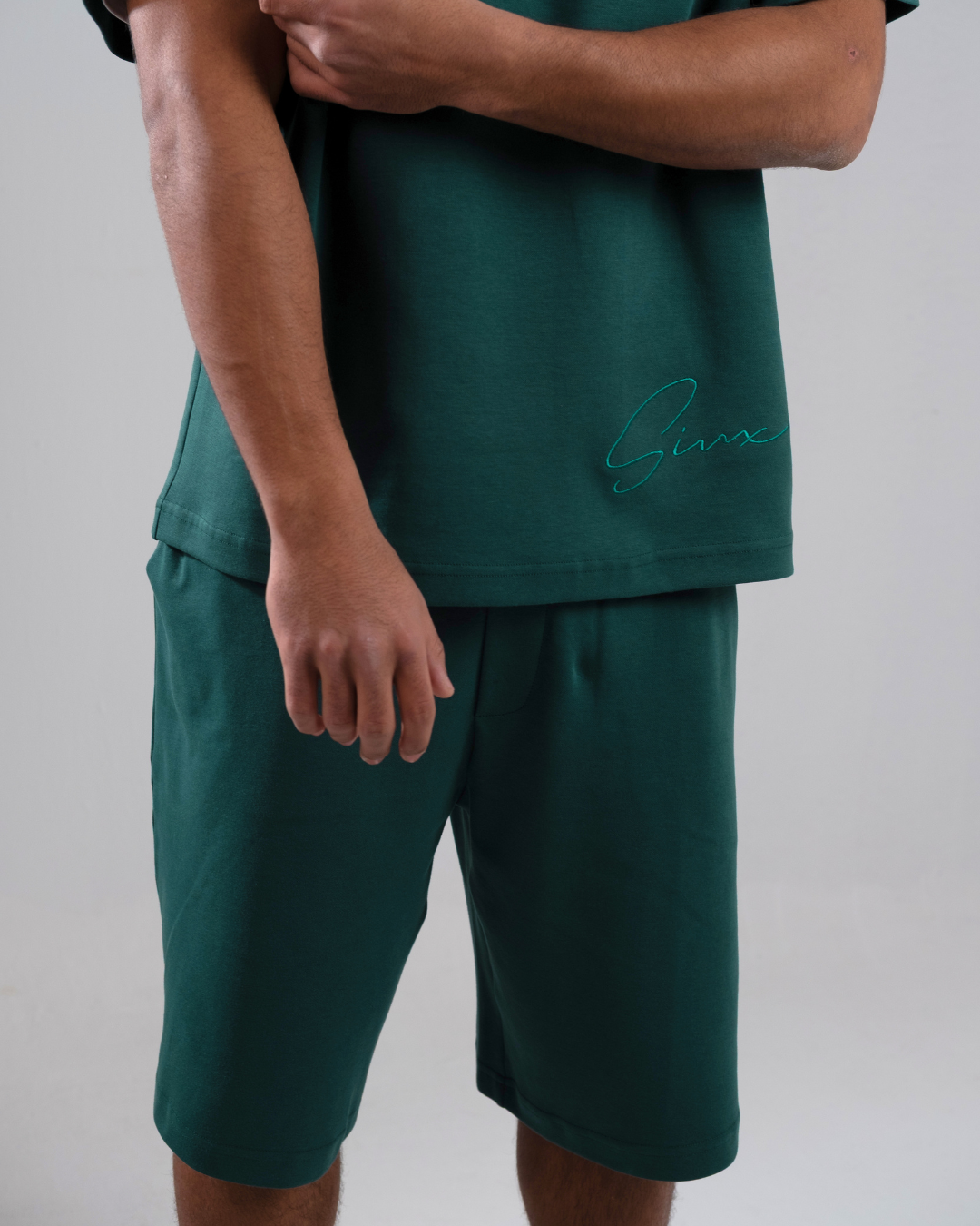 Fit Tee And Short Signature DG