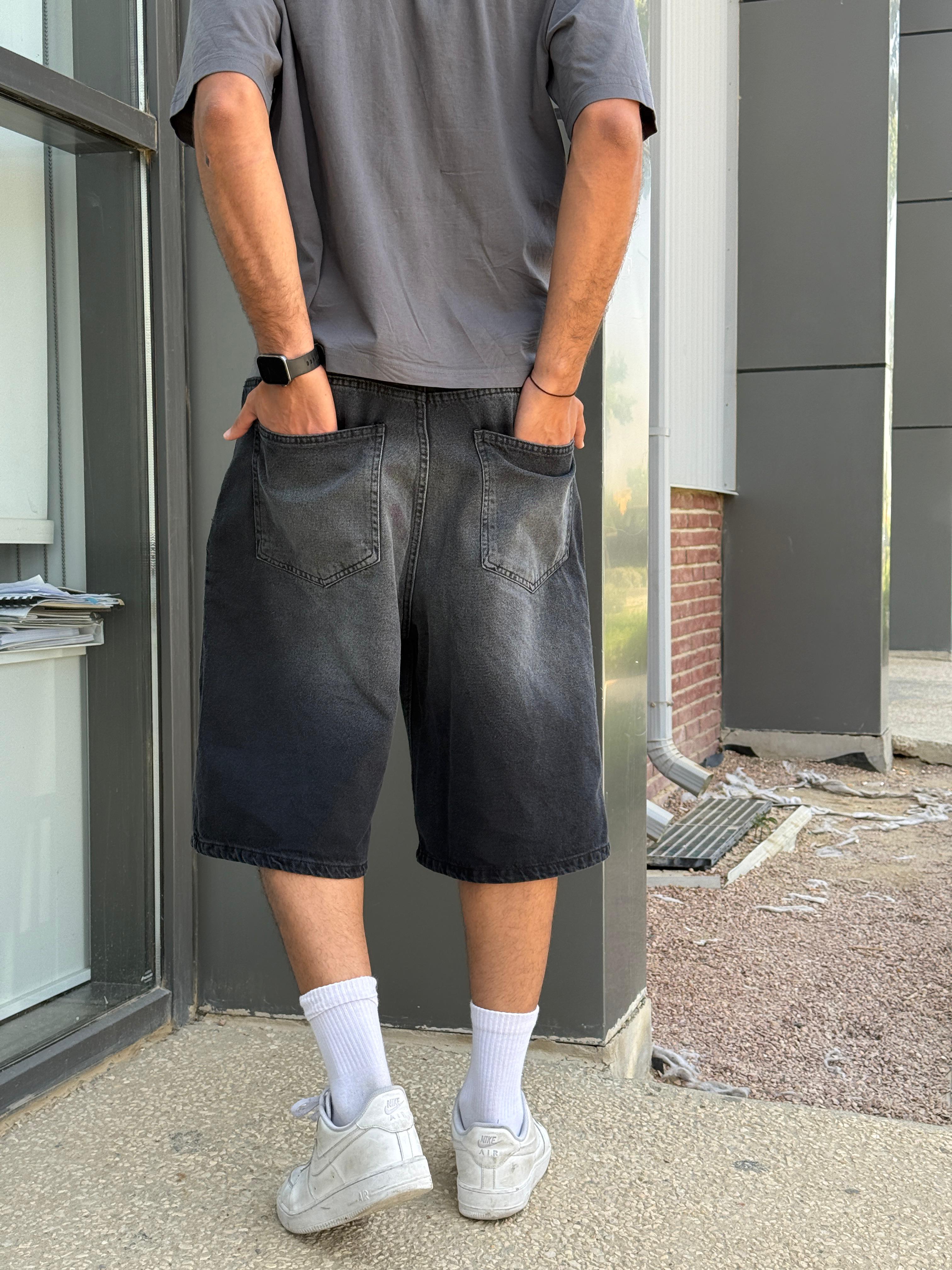 Essential Denim Washed Black
